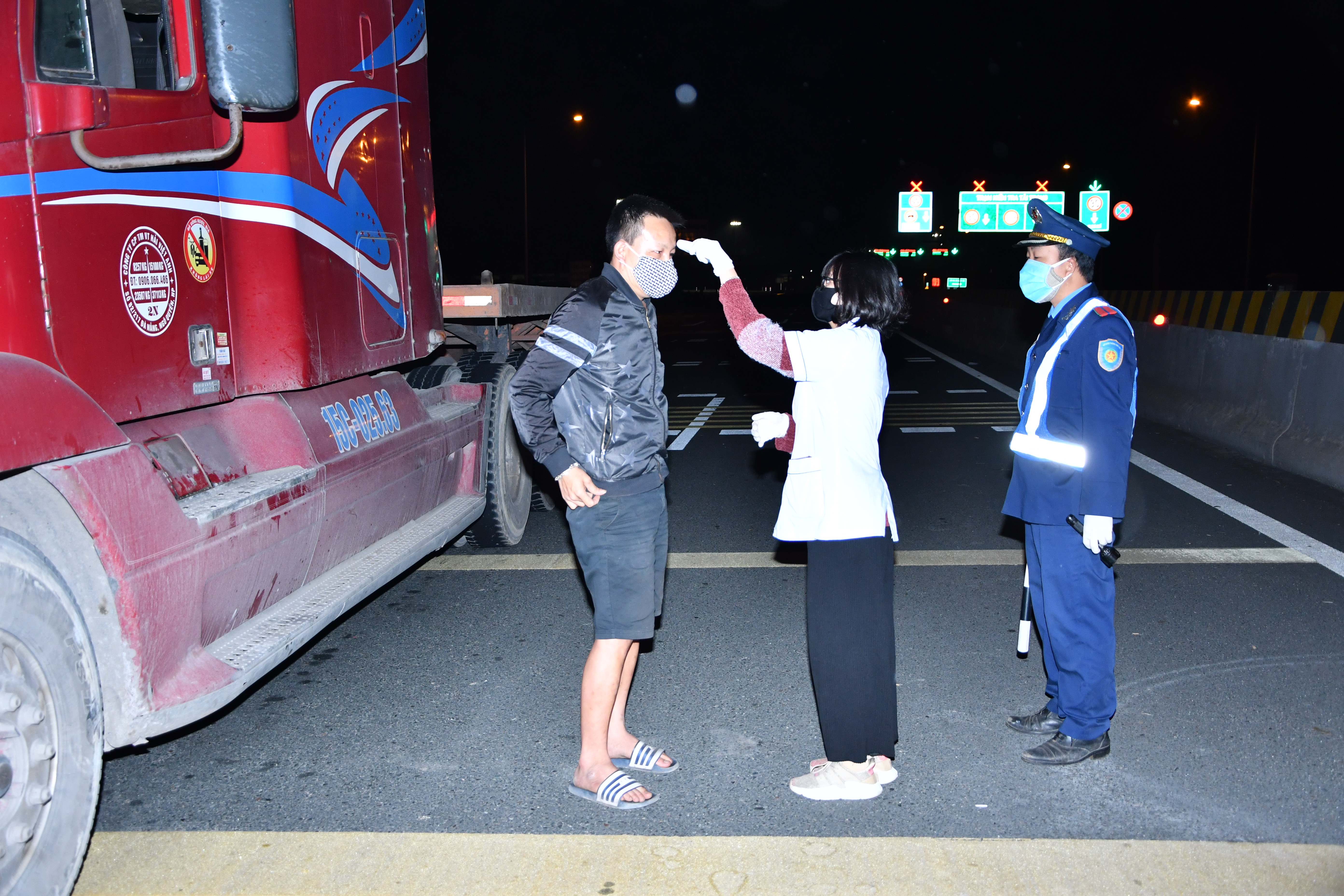 Thông tin phòng, chống dịch Covid-19 tính đến 7h ngày 3-4-2020: Đã xử phạt 94 người không đeo khẩu trang